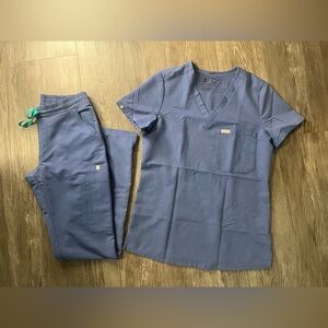 FIGS (Women’s) Matching Scrub Set